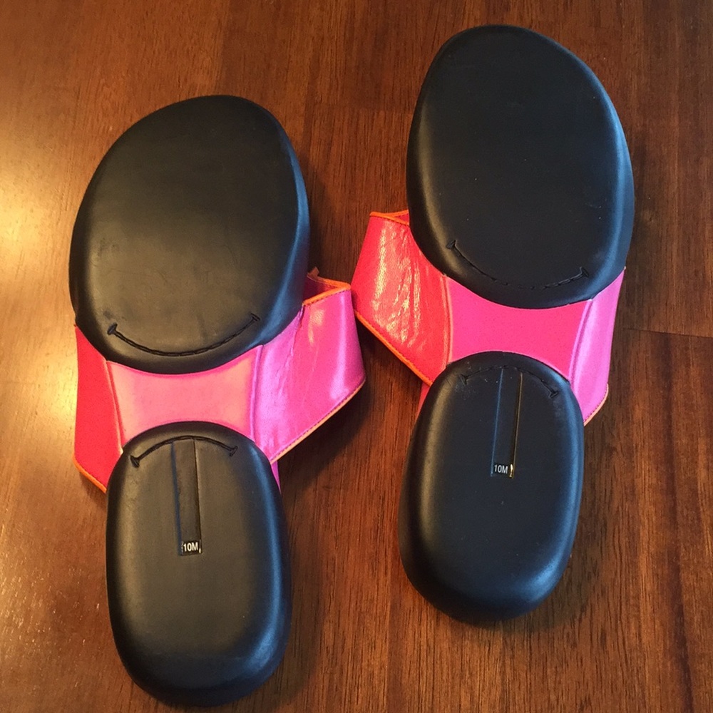 Amanda Smith Sandals - Picture 2 of 2